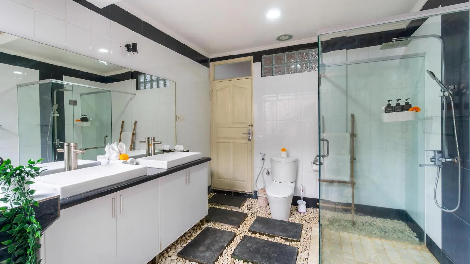 Villa Putri Mila Seminyak